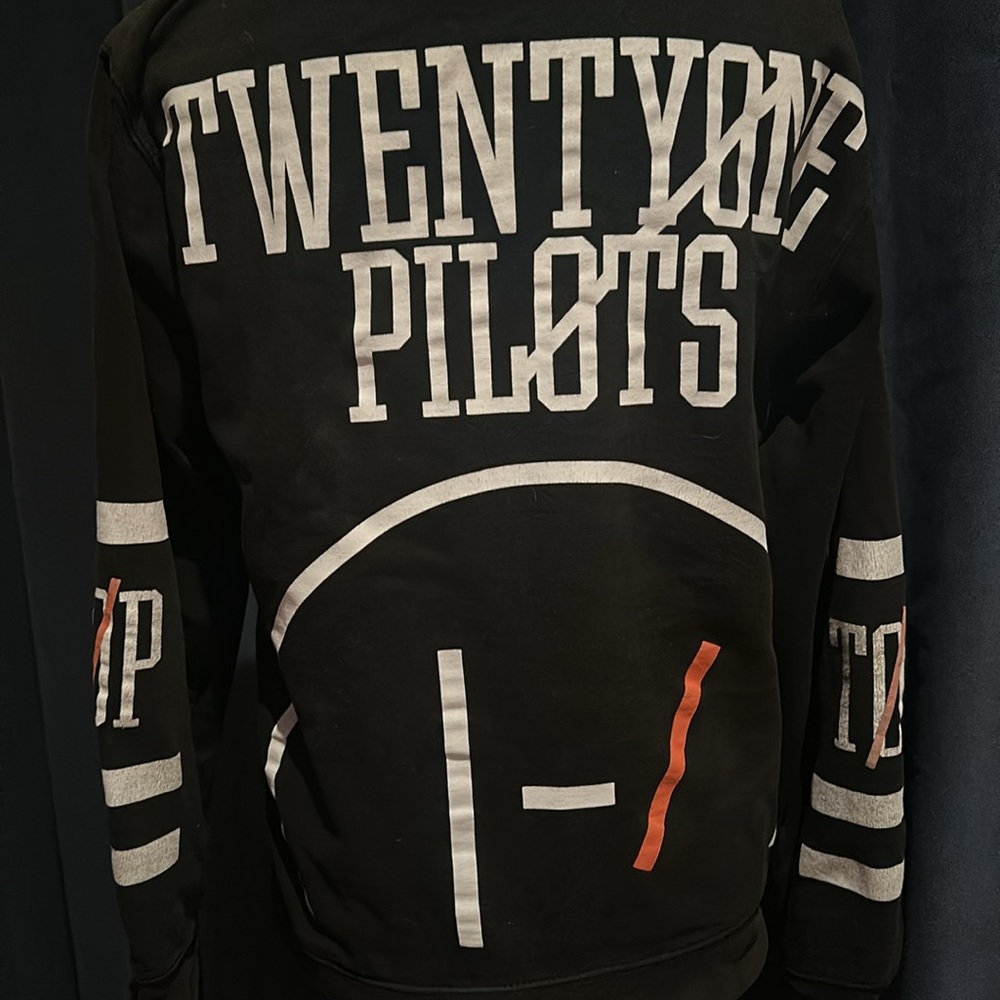 ⭐️SALE⭐️ Twenty One Pilots Black Hooded Sweatshirt Size Small - Picture 5 of 10